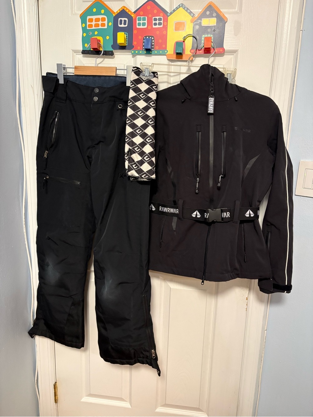 Rawrwar Ski Jacket and arctix Pants Set with Patterned Belt